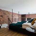 Bob W Centre - Avangard Apartament Tallin