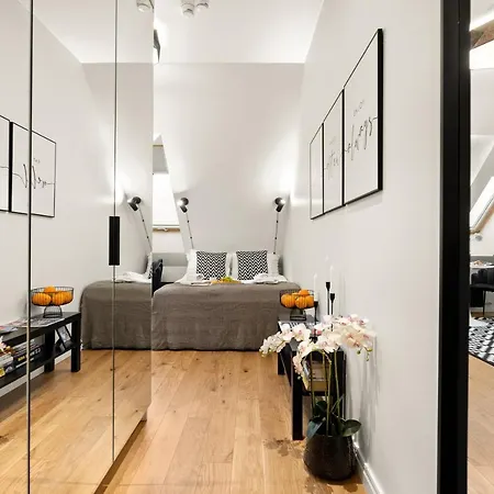 Bob W Centre - Avangard Apartman *