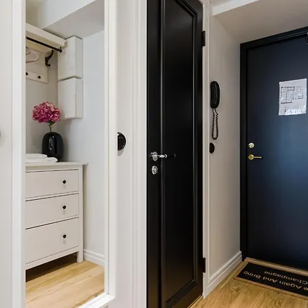 Bob W Centre - Avangard Apartment
