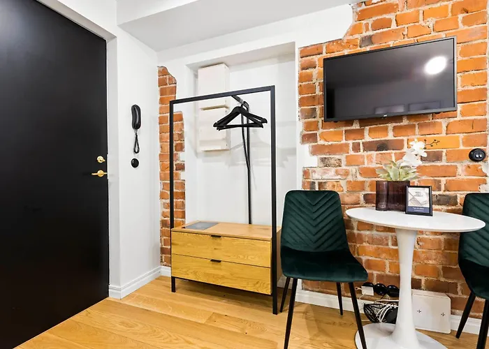 Bob W Centre - Avangard * タリン